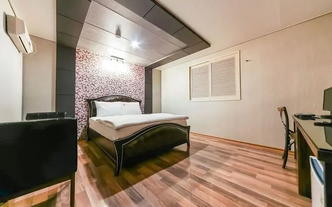 Oda (Building A Standard Room)