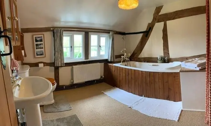 Tek Büyük Yataklı Oda, Özel Banyo, Bahçe Manzaralı (West Wing )