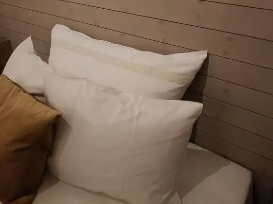 Design Tek Büyük Yataklı Oda, 1 Büyük (Queen) Boy Yatak
