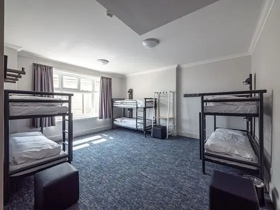 Ortak Ranzalı Oda, Sadece erkekler için, Ortak Banyo (Sleeps 6)