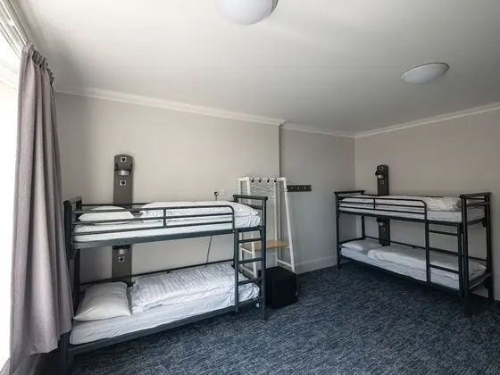 Ortak Ranzalı Oda, Sadece erkekler için, Ortak Banyo (Sleeps 6)