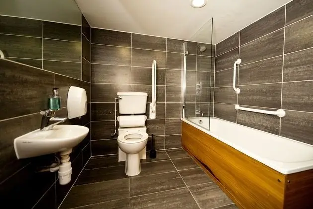 Ortak Ranzalı Oda, Sadece erkekler için, Ortak Banyo (Sleeps 6)
