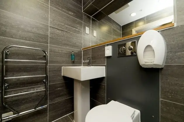 Ortak Ranzalı Oda, Sadece kadınlar için, Ortak Banyo (Sleeps 6)