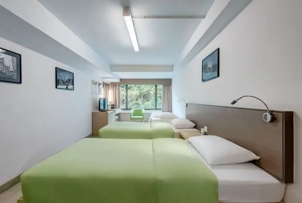 Üç Kişilik Oda (Three Single Beds)
