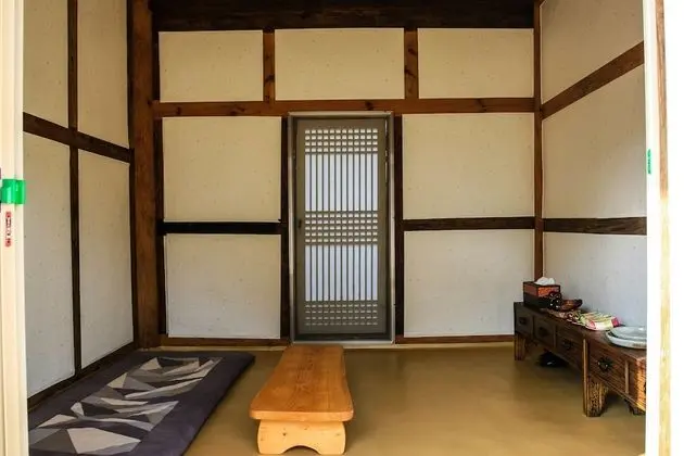 Traditional Ev (HaengRangBang)