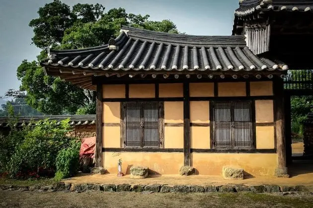 Traditional Ev (HaengRangBang)