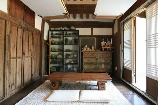 Traditional Ev (Sarangchae)