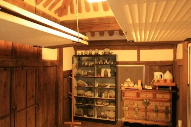 Traditional Ev (Sarangchae)