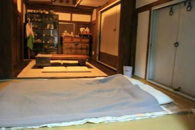 Traditional Ev (Sarangchae)