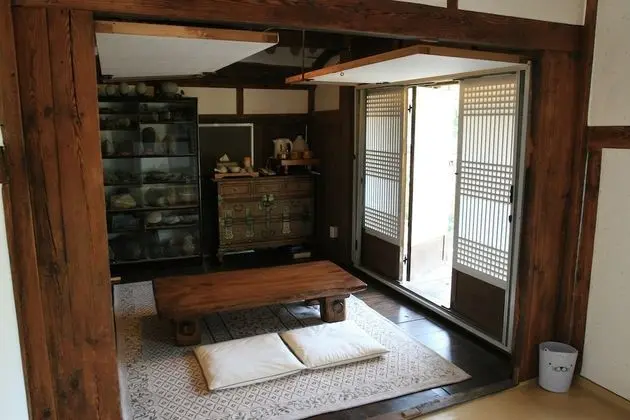 Traditional Ev (Sarangchae)
