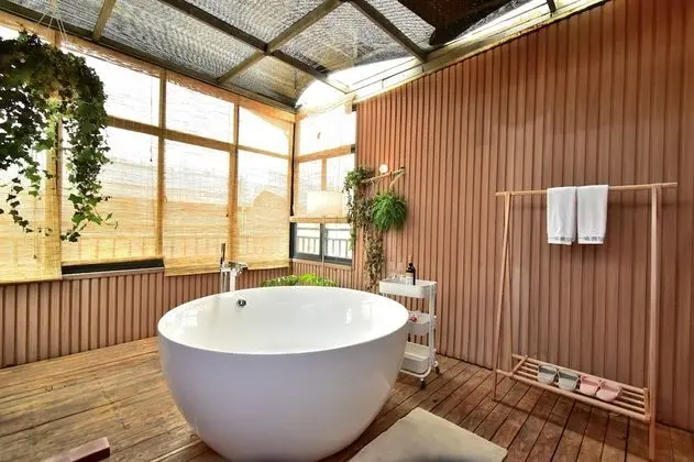 Exclusive Tek Büyük Yataklı Oda