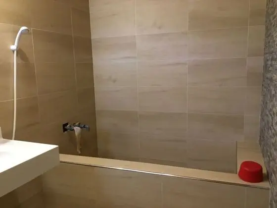 Design Dört Kişilik Oda, 1 Yatak Odası, Banyolu/Duşlu, Zemin Kat