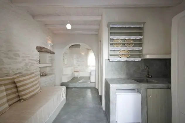 Traditional Üç Kişilik Oda