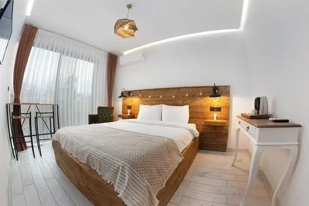 Romantic Oda, 1 Çift Kişilik Yatak, Sigara İçilebilir, Bahçe Manzaralı