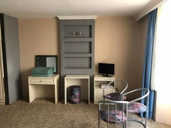 Aile Odası, Şehir Manzaralı