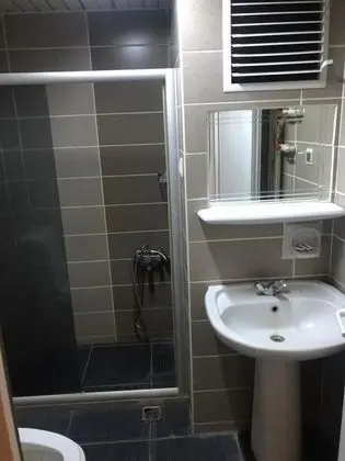 Tek Kişilik, Şehir Manzaralı