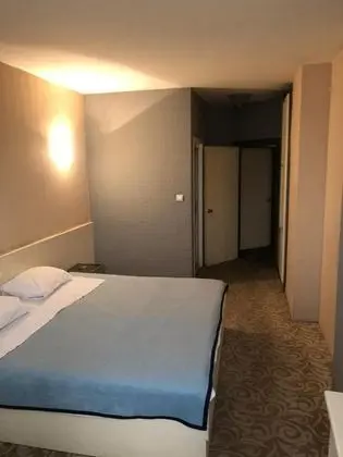 Tek Kişilik, Şehir Manzaralı