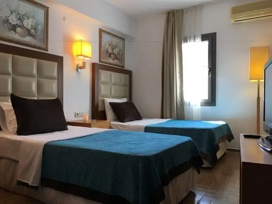 Standard Tek Büyük veya İki Ayrı Yataklı Oda