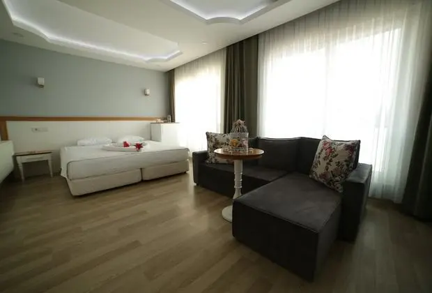 Corner Suite, Deniz veya Kara Manzaralı