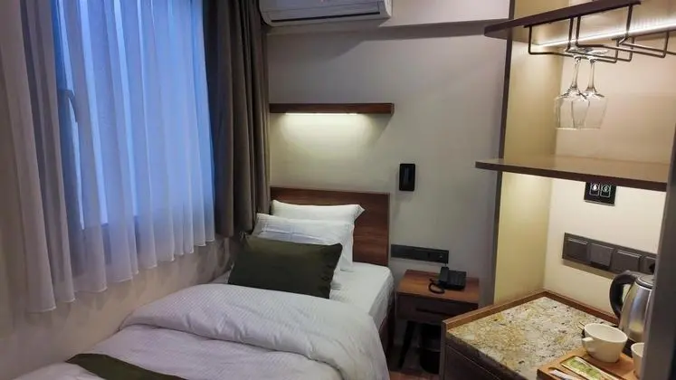 Tek Kişilik, Manzarasız, Balkonsuz