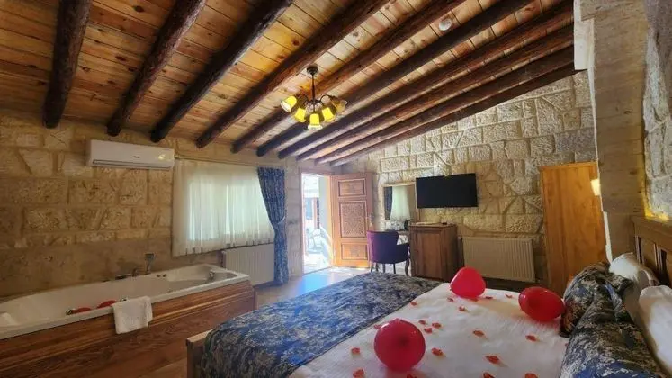 Jakuzili Suit Oda, Bahçe Manzaralı, Bahçe Katı