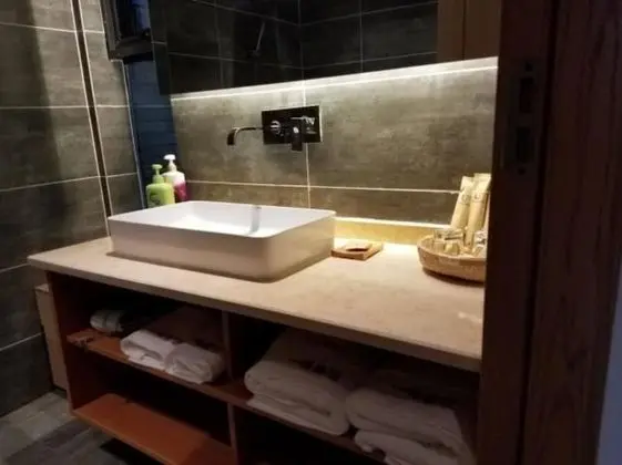Comfort Tek Büyük Yataklı Oda