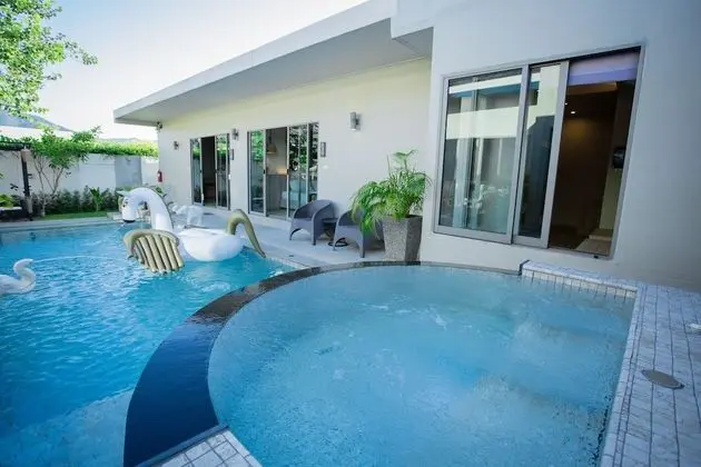 4-Bedroom Villa with Private Pool