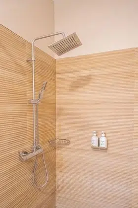 Habitación Superior Exterior con 1 cama doble o 2 individuales