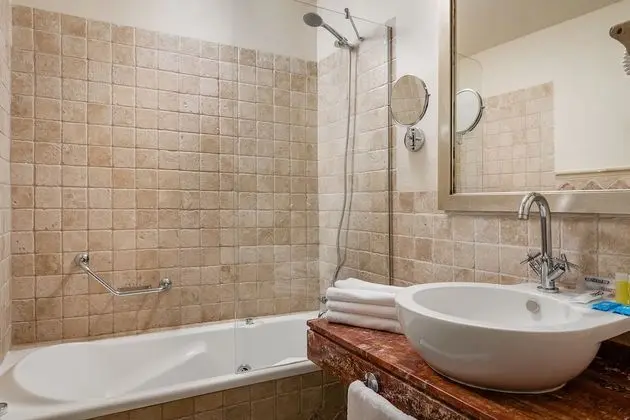 Standard Tek Büyük veya İki Ayrı Yataklı Oda