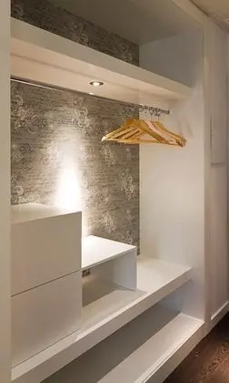 Büyük Yataklı Tek Kişilik Oda