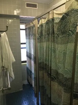 Üçlü With Shared Bathroom