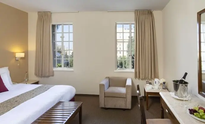 Tek Büyük Yataklı Oda