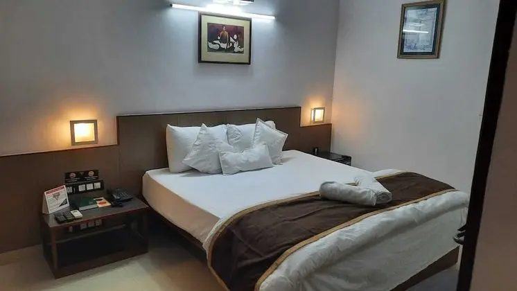Deluxe Tek Büyük Yataklı Oda