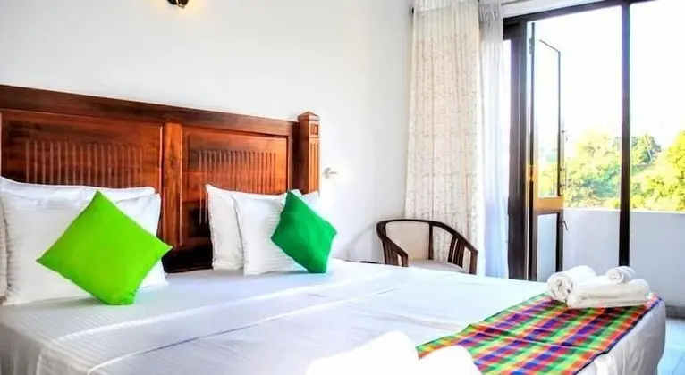 Deluxe Tek Büyük veya İki Ayrı Yataklı Oda, Balkon