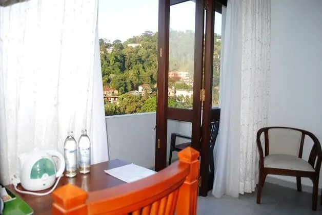 Deluxe Tek Büyük veya İki Ayrı Yataklı Oda, Balkon