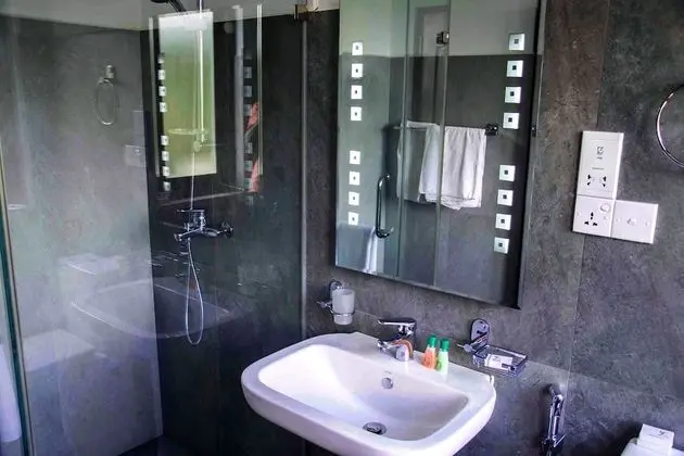 Deluxe Tek Büyük veya İki Ayrı Yataklı Oda, Balkon