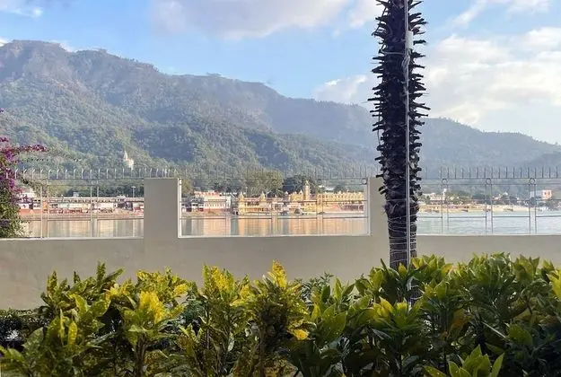 Deluxe Ganga view