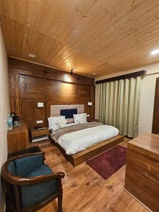 Premium Tek Büyük Yataklı Oda