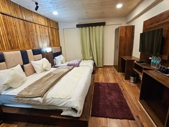 Premium Üç Kişilik Oda