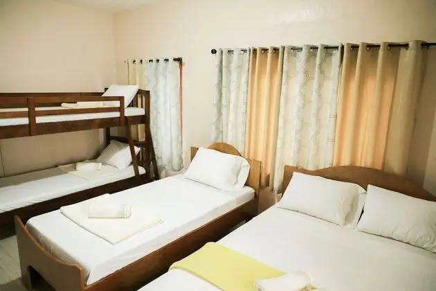 Deluxe Room: 2-5 People