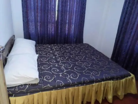 Tek Büyük Yataklı Oda, Ortak Banyo