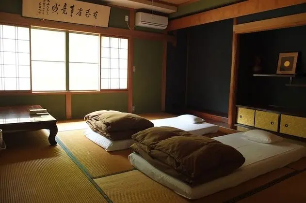 Traditional Dört Kişilik Oda, Ortak Banyo (Japanese Style)