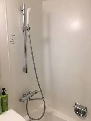 İki Ayrı Yataklı Oda, Sigara İçilmez