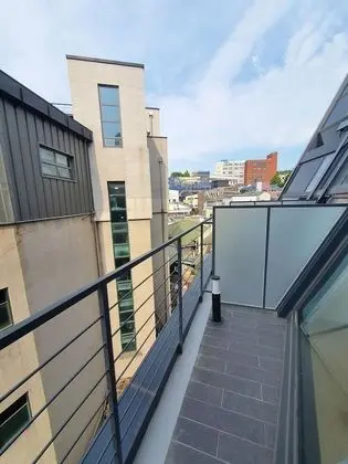 Design Tek Büyük Yataklı Oda, Teras (1)