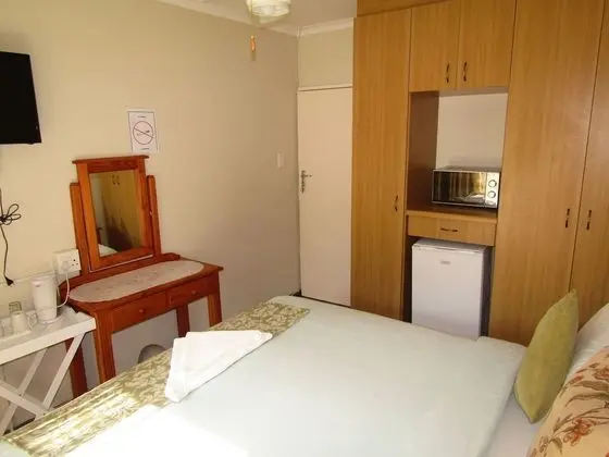 Tek Büyük veya İki Ayrı Yataklı Oda (Private External Bathroom)