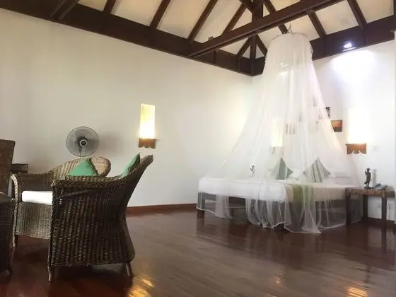 Deluxe Tek Büyük Yataklı Oda, 1 Çift Kişilik Yatak, Balkon, Kısmi Deniz Manzarası