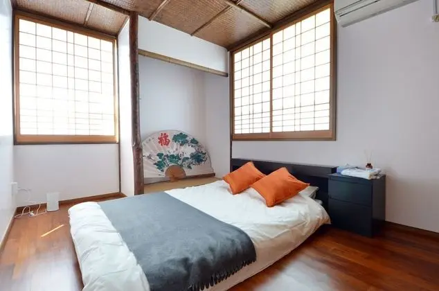 Ev (Private Vacation)