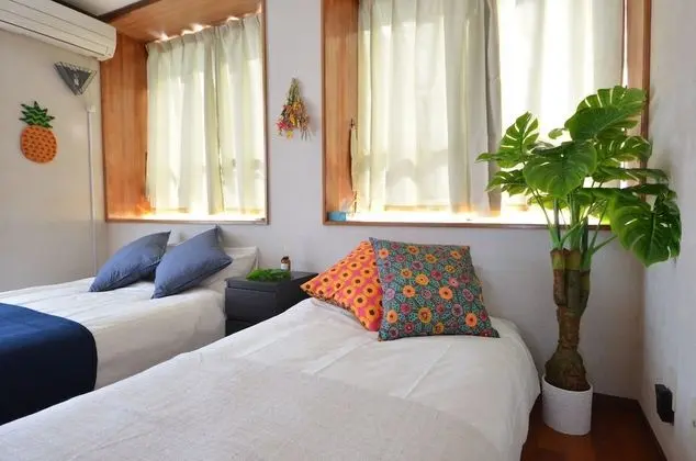 Ev (Private Vacation)
