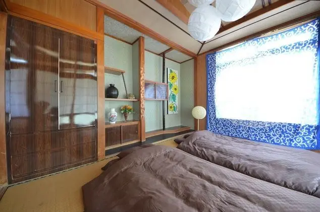 Ev (Private Vacation)