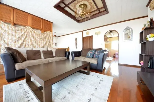 Ev (Private Vacation)